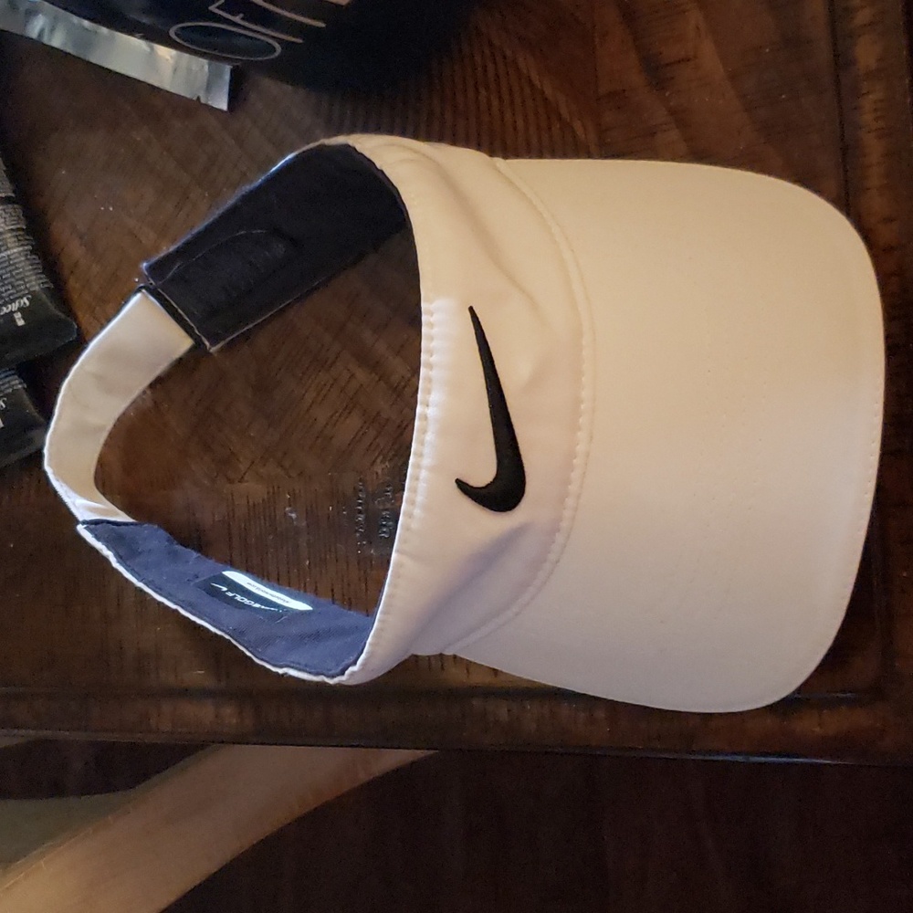 Nike visor